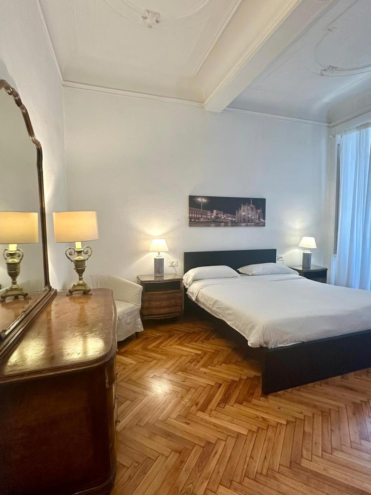 Casa - Classic Elegance, Balcony Apartment Mailand